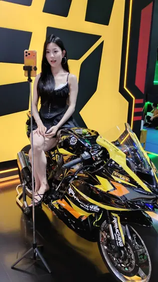 Oreste Valenti · incontri e stand in Cina · 2026