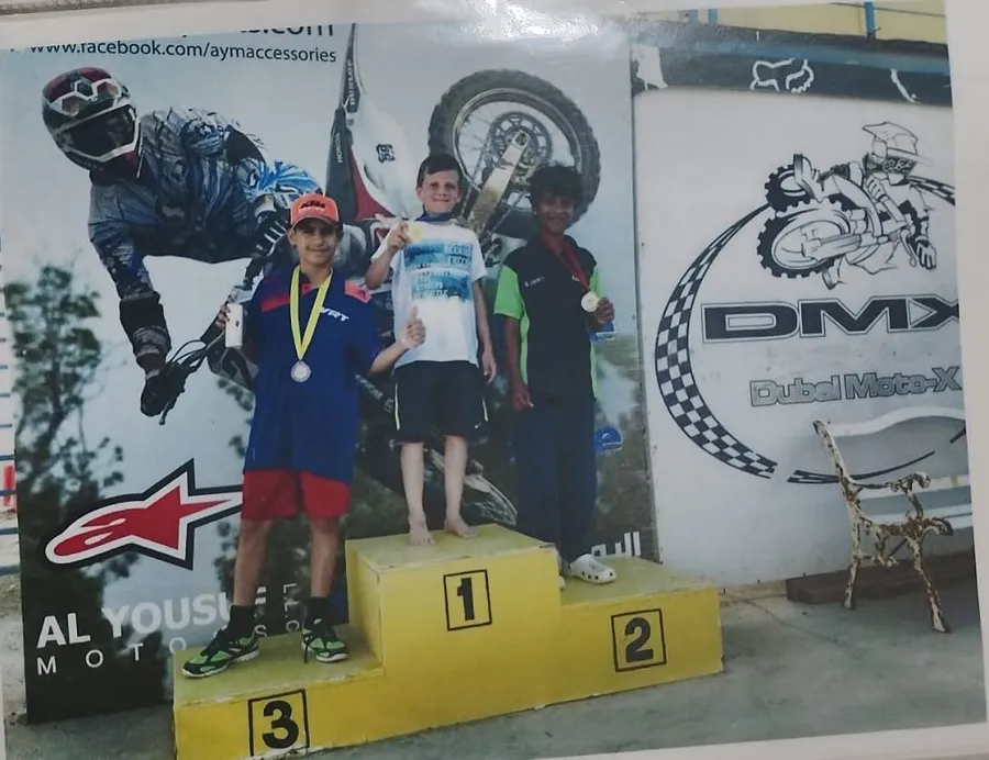 Podio alla Dubai Moto-X con un pilota VRT