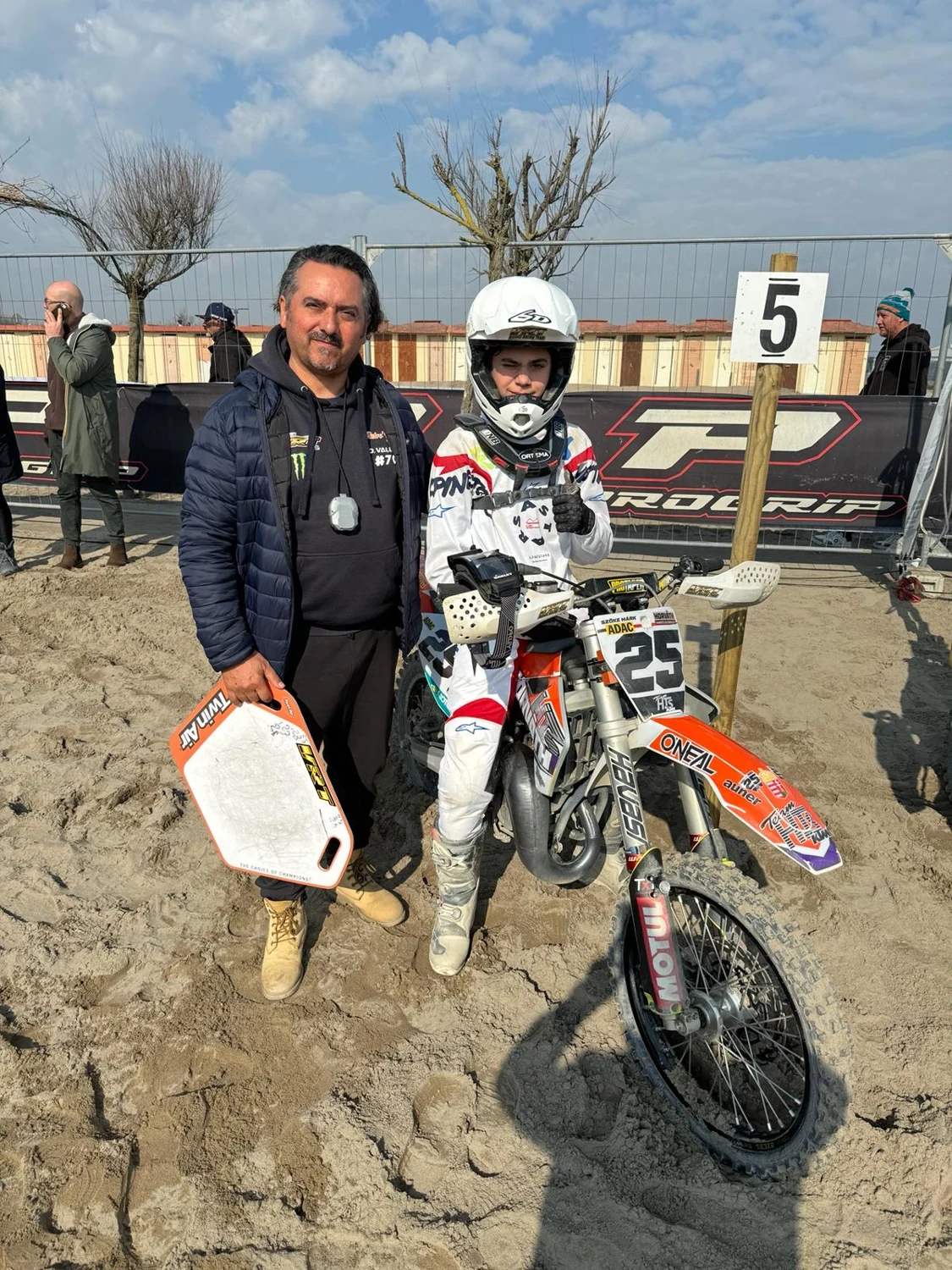 Mark Szoke #25 con Oreste Valenti · Supermarecross 2024